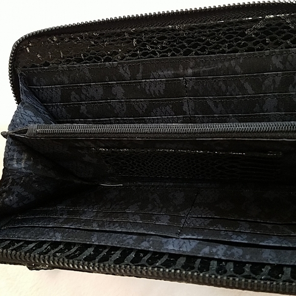 Kenneth Cole Wallet - Picture 2 of 5